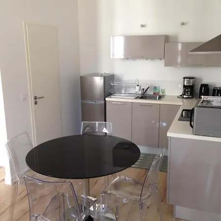 Appartement 40M2 Hyper Centre Avec Fibre Gratuite Rochefort  Exterior photo