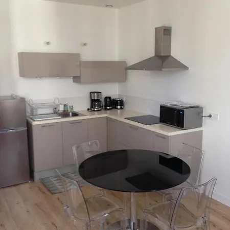 Appartement 40M2 Hyper Centre Avec Fibre Gratuite Rochefort  Exterior photo
